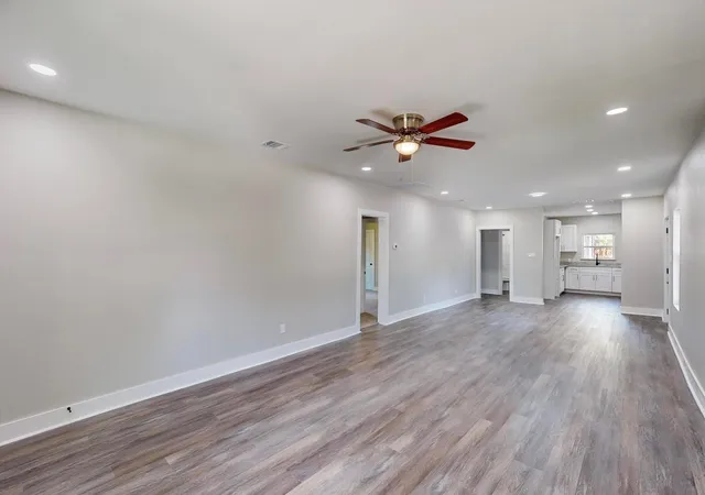 Photo 3 of Single family home for sale at 1500 W Collin St, Corsicana, TX 75110 | MLS# 21121598 | Listing updated on 2026-07-11
