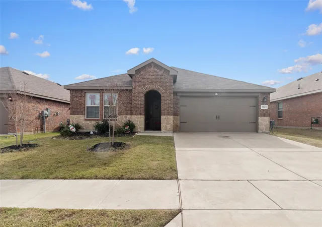 Photo 2 of Single family home for sale at 2928 Roper St, Royse City, TX 75189 | MLS# 21122018 | Listing updated on 2026-08-17