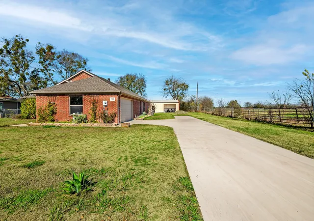 Homes for sale in Tioga, TX | 1209 Sherman St, Tioga, TX 76271 | MLS# 21122086