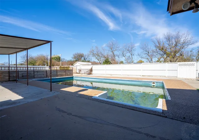 Photo 3 of Single family home for sale at 601 Henry St St, Dublin, TX 76446 | MLS# 21122087 | Listing updated on 2026-09-22