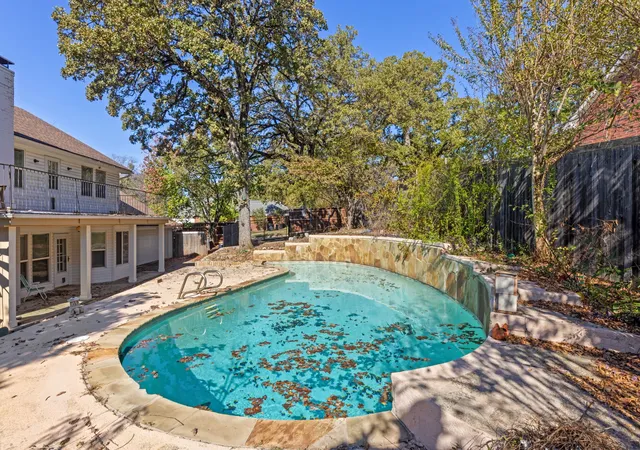 Photo 3 of Single family home for sale at 817 Sylvan Dr, Fort Worth, TX 76120 | MLS# 21122248 | Listing updated on 2026-07-27