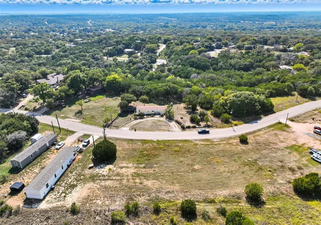 Homes for sale in Granbury, TX | 3102 Hilltop Ct, Granbury, TX 76048 | MLS# 21122607