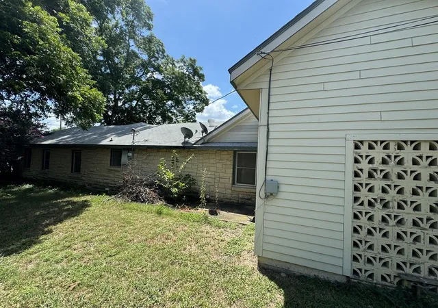 Homes for sale in Clifton, TX | 413 S Avenue G, Clifton, TX 76634 | MLS# 21123707
