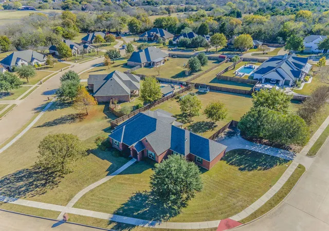 Homes for sale in Midlothian, TX | 206 Hidden Meadow Cir, Midlothian, TX 76065 | MLS# 21124236