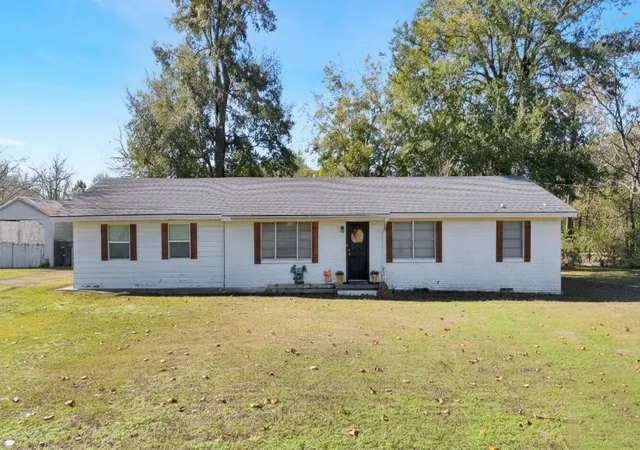 Homes for sale in Kilgore, TX | 6488 State Hwy 135 N, Kilgore, TX 75662 | MLS# 21121056