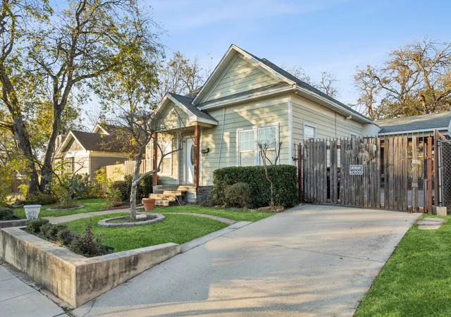 4th image of 2903 Mount Vernon Ave, Fort Worth, TX 76103 | MLS# 21124633