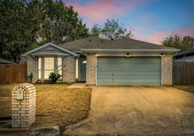 Photo 2 of Sale Pending at 1725 Gainsborough Way, Fort Worth, TX 76134 | MLS# 21124634 | Listing updated on 2026-08-28