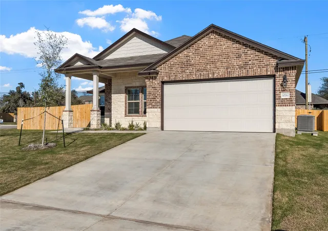 Photo 2 of Sale Pending at 10761 Chesson Flats Dr, Waco, TX 76708 | MLS# 21124809 | Listing updated on 2026-07-28