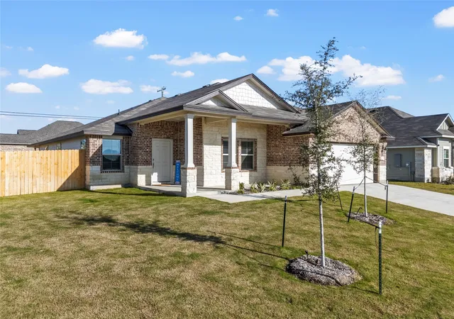 Photo 3 of Sale Pending at 10761 Chesson Flats Dr, Waco, TX 76708 | MLS# 21124809 | Listing updated on 2026-07-28