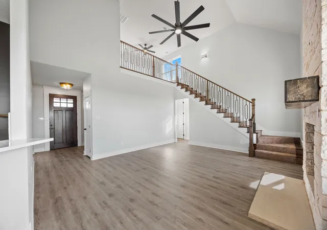 Photo 3 of Single family home for sale at 1833 Sudbury Dr, Cleburne, TX 76033 | MLS# 21124527 | Listing updated on 2026-08-25