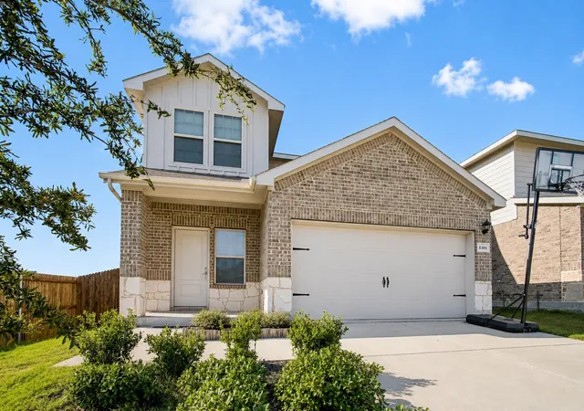 Photo 1 of Single family home for sale at 1301 Draper Ln, Forney, TX 75126 | MLS# 21122688 | Listing updated on 2026-08-24
