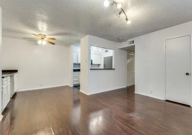 2nd image of 4304 Westminster Dr, Irving, TX 75038 | MLS# 21124536