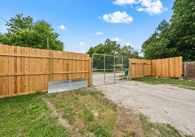 Photo 3 of Manufactured home for sale at 312 N Douglas St, Mart, TX 76664 | MLS# 21125678 | Listing updated on 2026-09-04