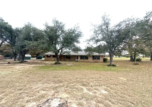 Homes for sale in Fairfield, TX | 150 Lazy Way, Fairfield, TX 75840 | MLS# 21123020