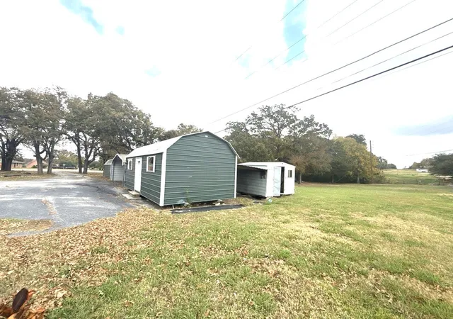 Homes for sale in Fairfield, TX | 150 Lazy Way, Fairfield, TX 75840 | MLS# 21123020