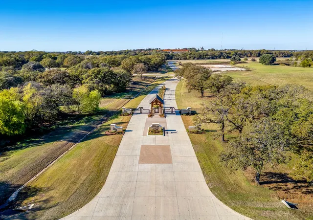 2nd image of 10217 Belle Oak Ct, Burleson, TX 76028 | MLS# 21120262