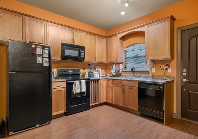 Photo 3 of Condo for sale at 2410 S 2nd St #845, Waco, TX 76706 | MLS# 21124509 | Listing updated on 2026-09-20