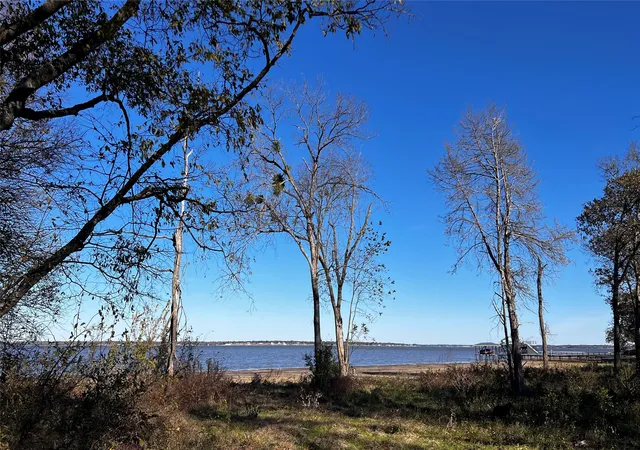 Photo 1 of Land for sale at 8455 Southern Shore Ct, Seven Points, TX 75143 | MLS# 21126546 | Listing updated on 2026-07-22