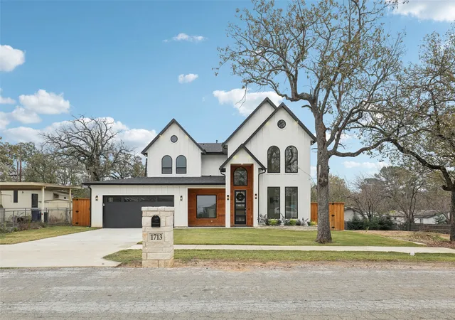Homes for sale in Keller, TX | 1713 Highland Dr W, Keller, TX 76262 | MLS# 21126469