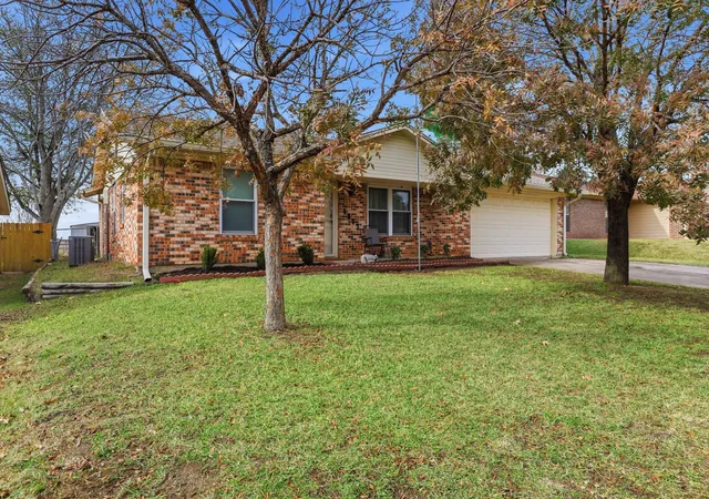 Homes for sale in Gainesville, TX | 1813 Arkansas St, Gainesville, TX 76240 | MLS# 21126462