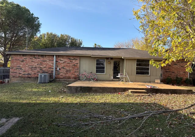Homes for sale in Cleburne, TX | 1411 Clearfield Dr, Cleburne, TX 76033 | MLS# 21124876