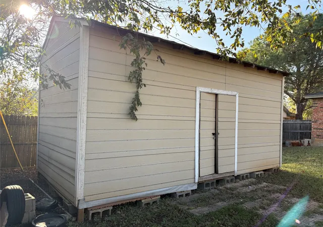 Homes for sale in Cleburne, TX | 1411 Clearfield Dr, Cleburne, TX 76033 | MLS# 21124876