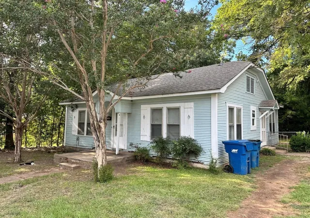 Homes for sale in Troup, TX | 305 E Bradford St, Troup, TX 75789 | MLS# 21127038