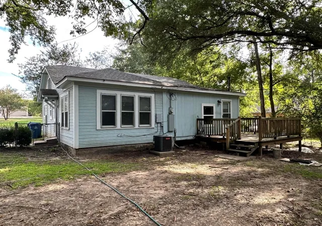 Homes for sale in Troup, TX | 305 E Bradford St, Troup, TX 75789 | MLS# 21127038