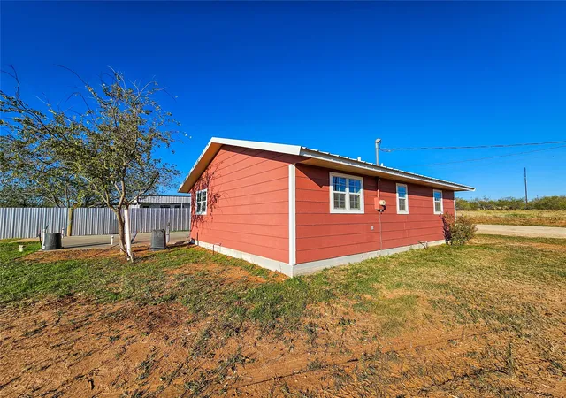 Homes for sale in Sweetwater, TX | 1618 Roberts St, Sweetwater, TX 79556 | MLS# 21127249