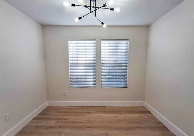 Photo 4 of Single family home for sale at 220 W Wardville St, Cleburne, TX 76033 | MLS# 21126238 | Listing updated on 2026-10-06