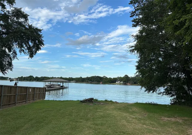 Homes for sale in Gun Barrel City, TX | 110 Red Bud Rd, Gun Barrel City, TX 75156 | MLS# 21127427