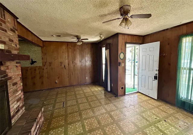 Homes for sale in Gun Barrel City, TX | 110 Red Bud Rd, Gun Barrel City, TX 75156 | MLS# 21127427