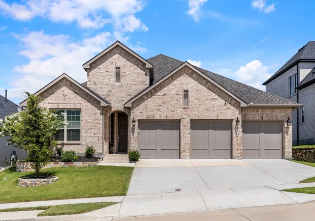 Homes for sale in Oak Point, TX | 313 Savannah Ln, Oak Point, TX 75068 | MLS# 21127448
