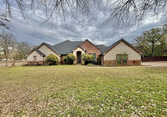 Homes for sale in Paradise, TX | 245 Spring Creek Ct, Paradise, TX 76073 | MLS# 21127361