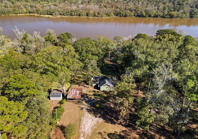 Homes for sale in Gladewater, TX | 494 N Lake Dr, Gladewater, TX 75647 | MLS# 21127748