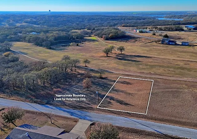 Homes for sale in Nocona, TX | 141 Diamond Oaks Dr, Nocona, TX 76255 | MLS# 21128057