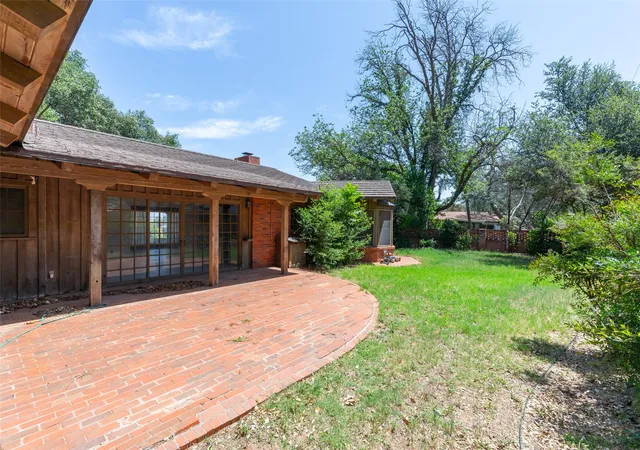 Homes for sale in Sweetwater, TX | 1806 Country Club Dr, Sweetwater, TX 79556 | MLS# 21127792