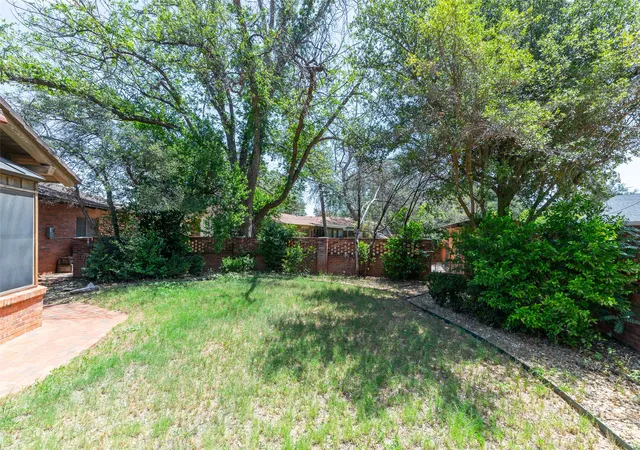Homes for sale in Sweetwater, TX | 1806 Country Club Dr, Sweetwater, TX 79556 | MLS# 21127792