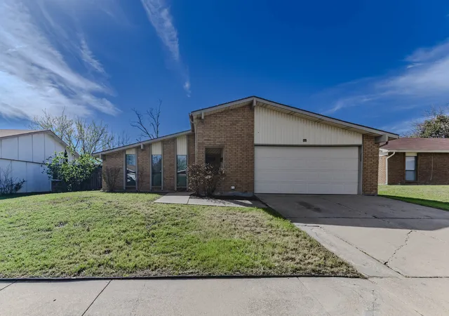 1st image of 3510 Chamberland Dr, Arlington, TX 76014 | MLS# 21128263