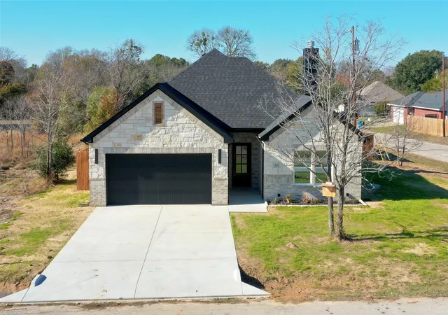 Homes for sale in Gun Barrel City, TX | 243 Port Dr, Gun Barrel City, TX 75156 | MLS# 21128631