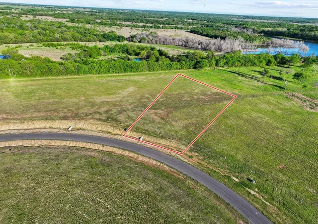 Homes for sale in Honey Grove, TX | 730 Shores Dr, Honey Grove, TX 75446 | MLS# 21128703