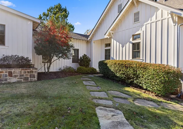 Photo 3 of Single family home for sale at 4521 W Cove Ct, Malakoff, TX 75148 | MLS# 21128764 | Listing updated on 2026-09-25