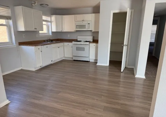 Listing Photo 5 - Condo for sale in building located at 6000 Westridge Ln, Fort Worth, TX 76116 - Unit #802