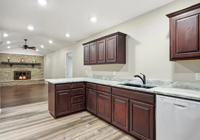 Photo 3 of Single family home for sale at 5600 Choctaw Dr, Granbury, TX 76049 | MLS# 21126767 | Listing updated on 2026-09-30