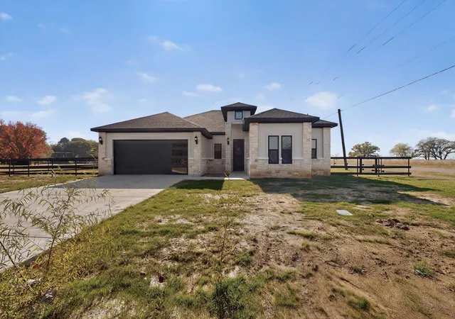 Homes for sale in Trinidad, TX | 100 Diamond T Ranch Rd, Trinidad, TX 75163 | MLS# 21126717