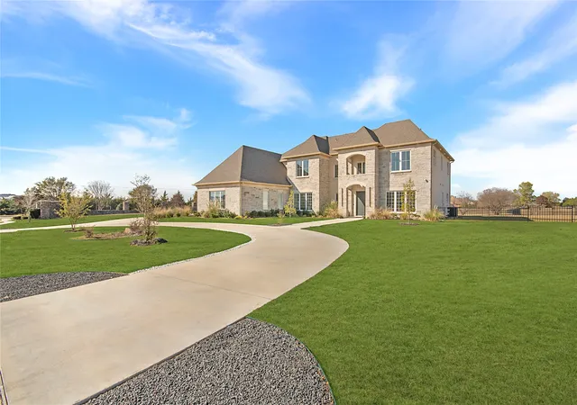 Photo 3 of Mansion for sale at 100 Old Vineyard Ln, Rockwall, TX 75032 | MLS# 21128995 | Listing updated on 2026-07-17