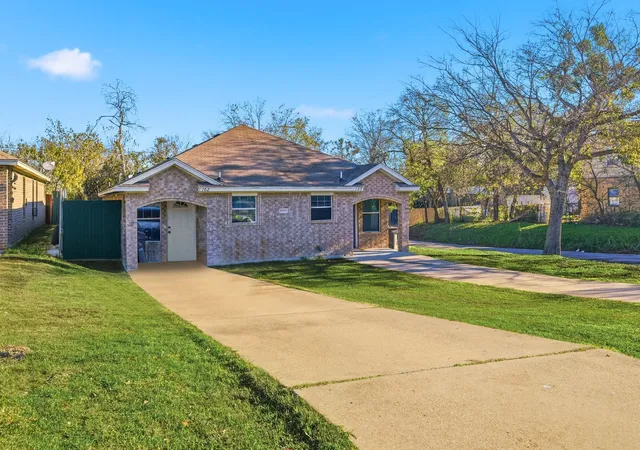 Homes for sale in Fort Worth, TX | 2900 Nw 29th St, Fort Worth, TX 76106 | MLS# 21129036