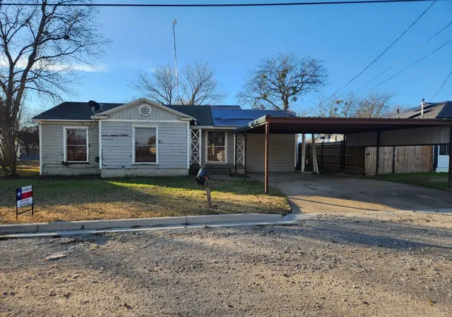 Homes for sale in Jacksboro, TX | 523 Richardson St, Jacksboro, TX 76458 | MLS# 21129082