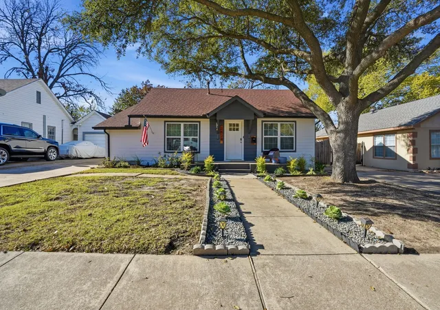Homes for sale in Fort Worth, TX | 2824 Ryan Ave, Fort Worth, TX 76110 | MLS# 21094873