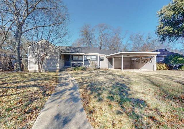 Photo 1 of Single family home for sale at 1413 Ferris Ave, Waxahachie, TX 75165 | MLS# 21129542 | Listing updated on 2026-08-17